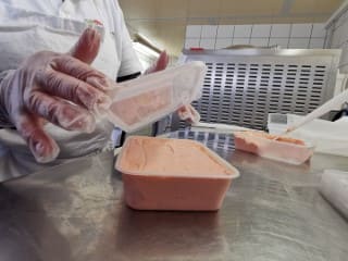 Glace wird geschlossen